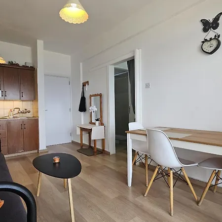 Apartment Dreamy Seaside Larnaca